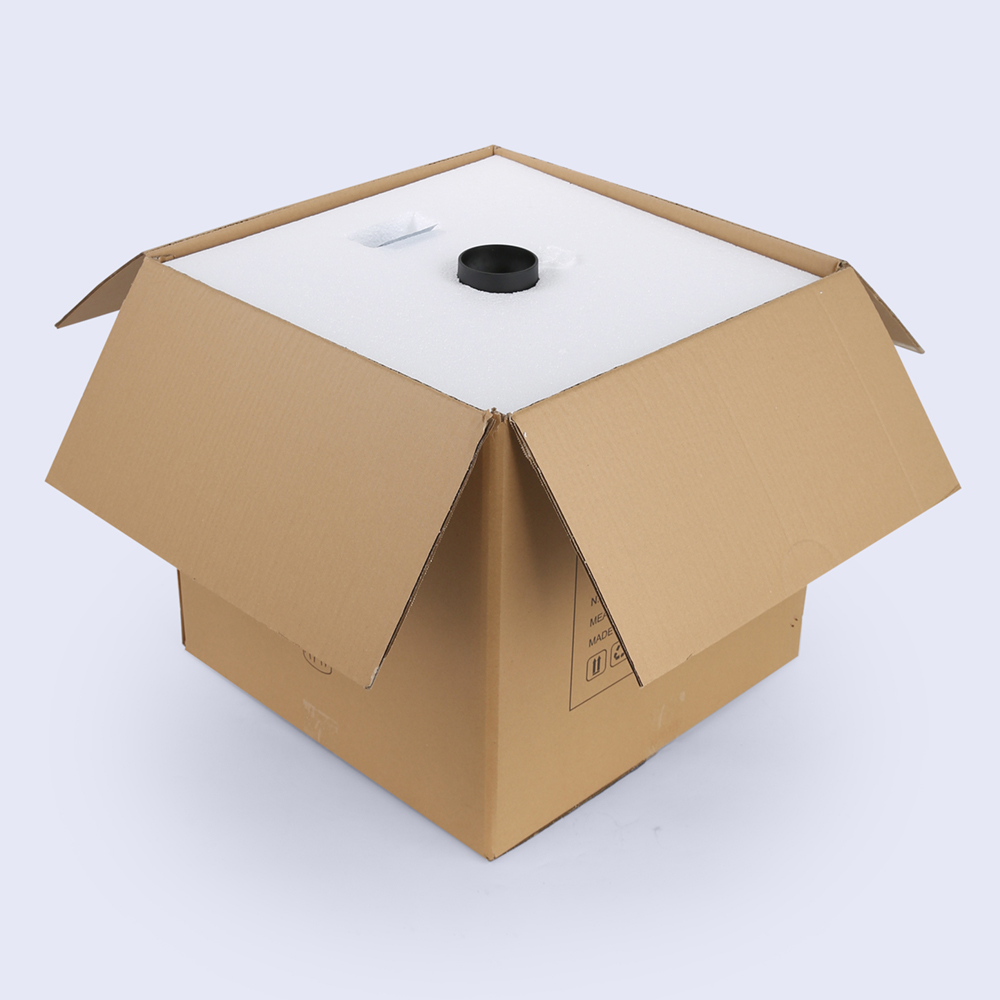 Garden light protected in neutral export packaging