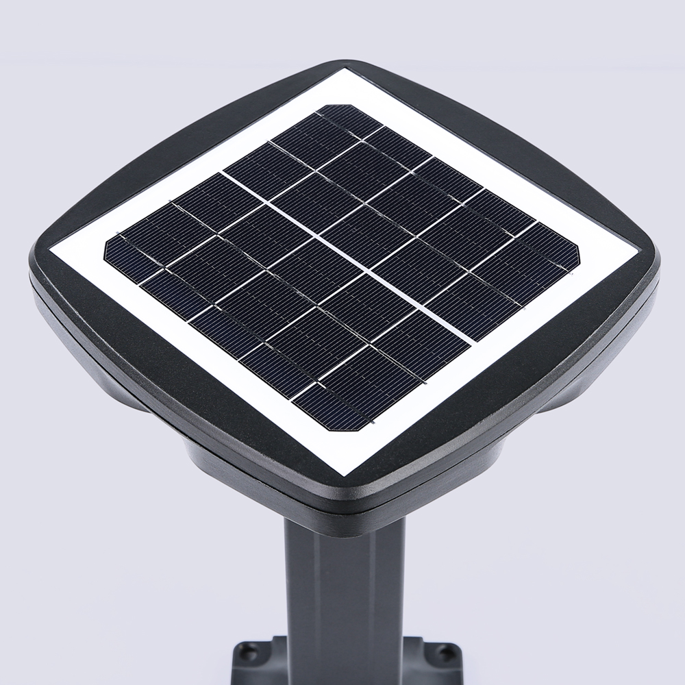 Top solar surface of the CPD2804 lawn light